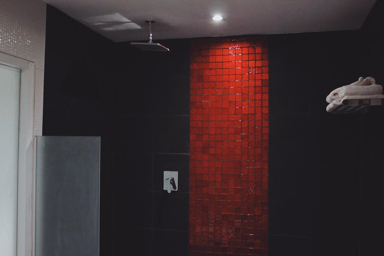 Henry's Hotel & Gastropub Bangkok Buitenkant foto