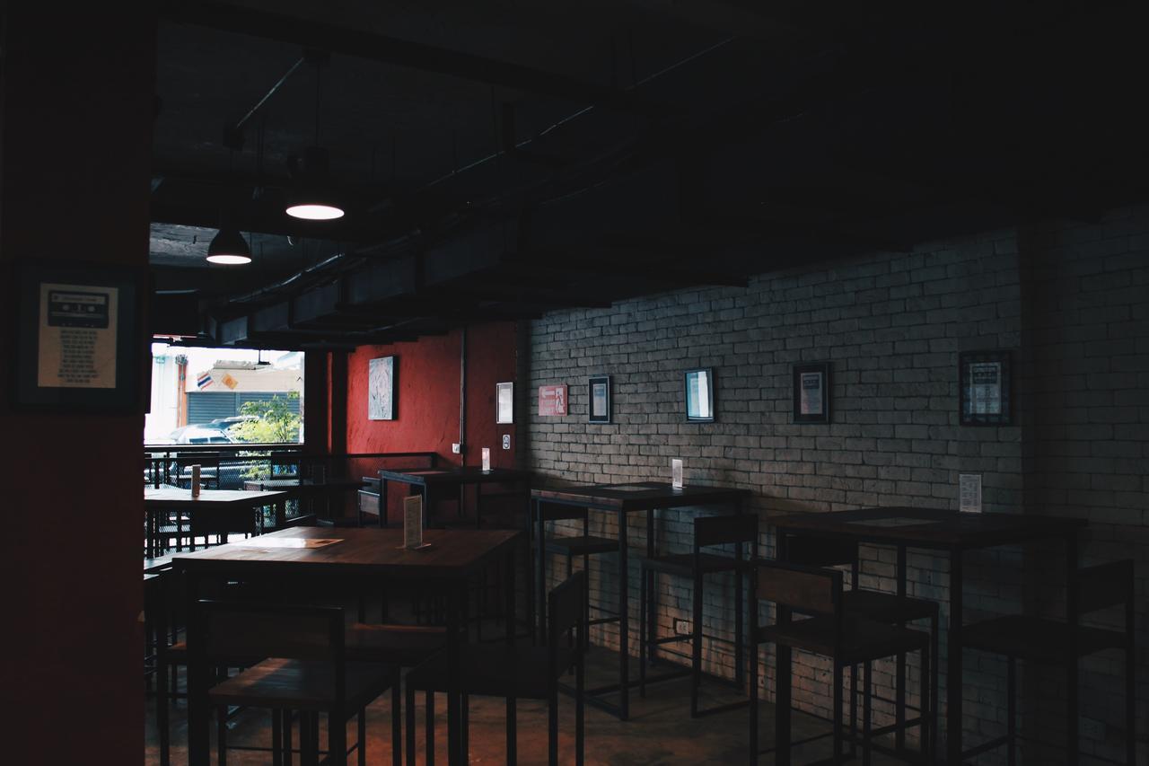 Henry's Hotel & Gastropub Bangkok Buitenkant foto