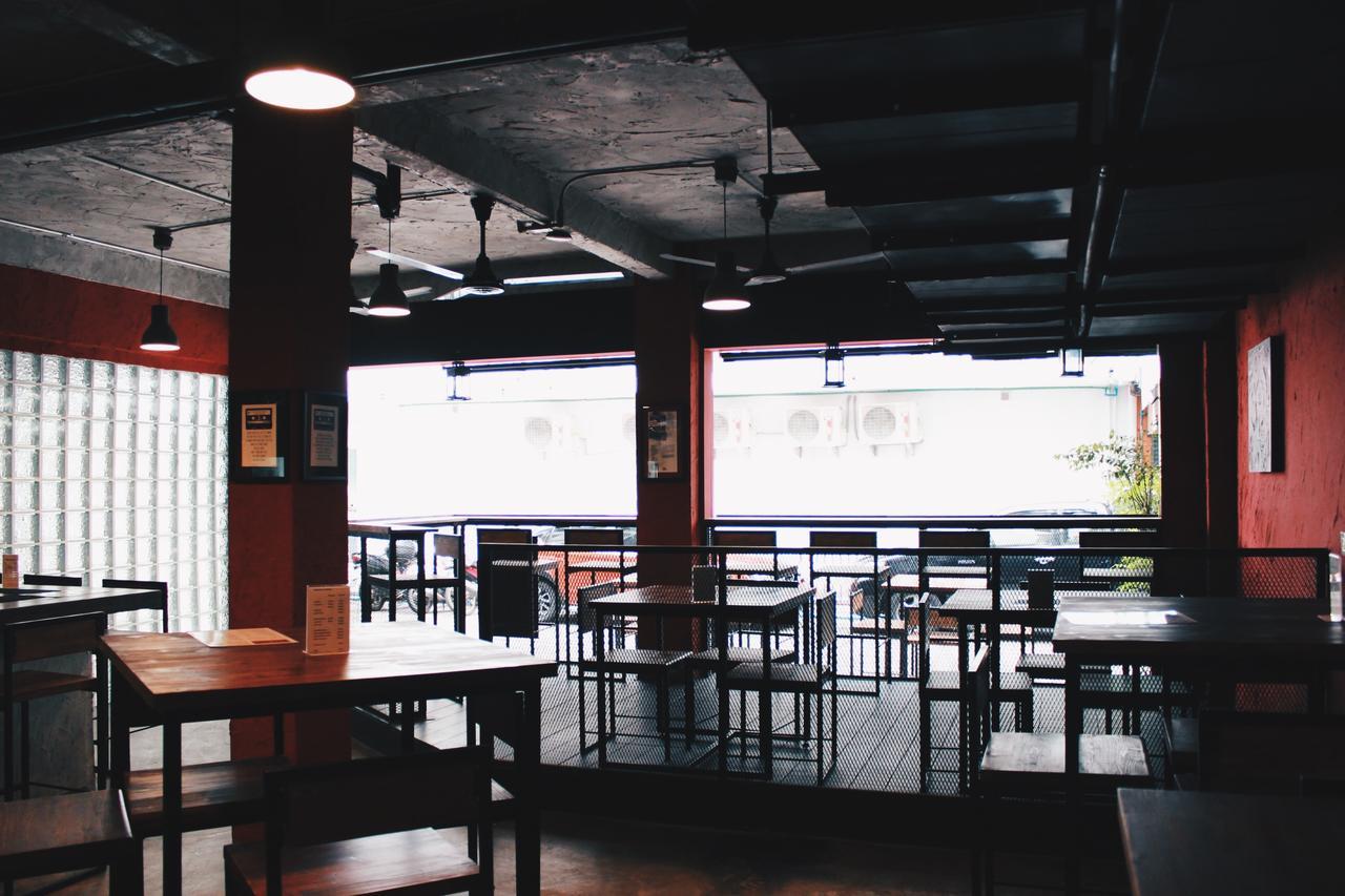 Henry's Hotel & Gastropub Bangkok Buitenkant foto