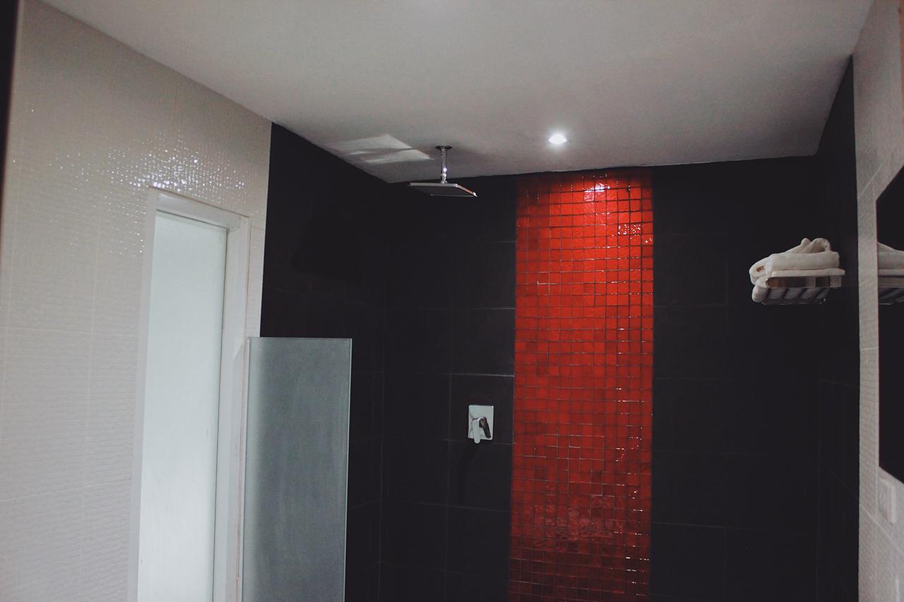 Henry's Hotel & Gastropub Bangkok Buitenkant foto