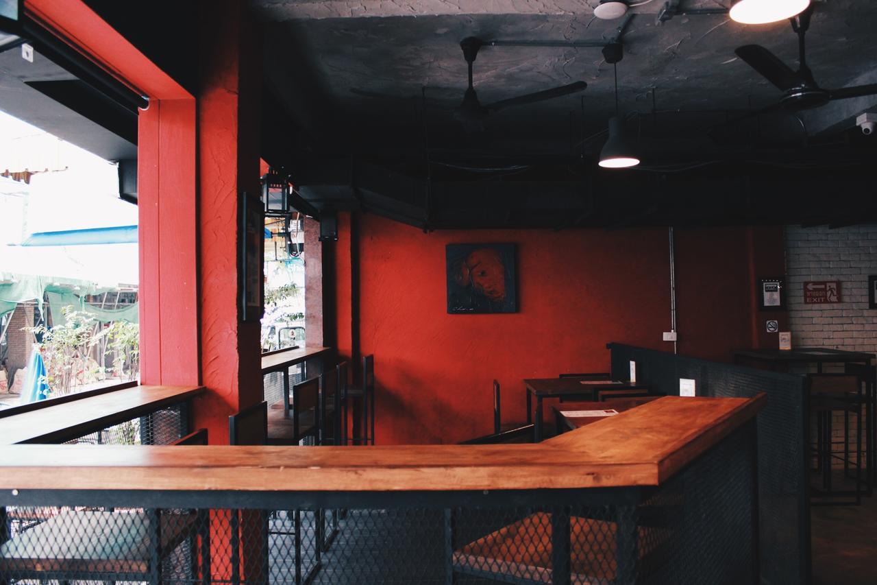 Henry's Hotel & Gastropub Bangkok Buitenkant foto