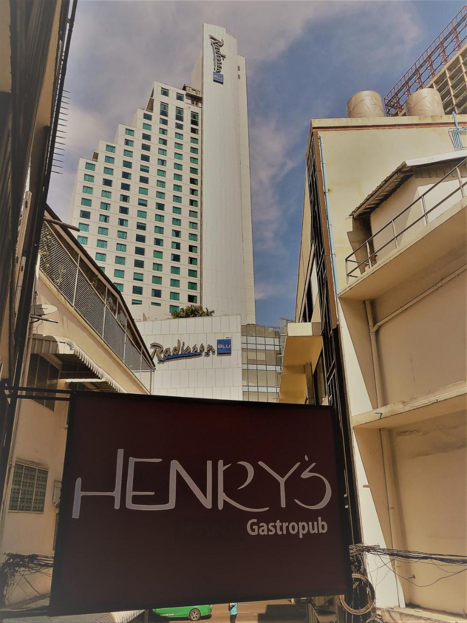 Henry's Hotel & Gastropub Bangkok Buitenkant foto
